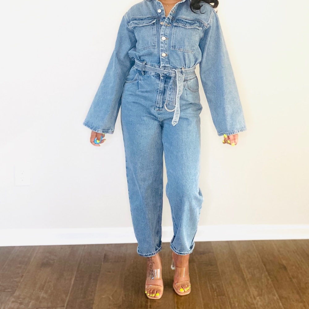 New denim jumpsuit with wide sleeves